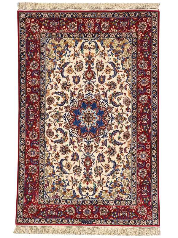 Tappeto persiano isfahan con medaglione centrale blu, e intricati dettagli decorativi floreali su campo bianco e sullo spesso bordo rosso