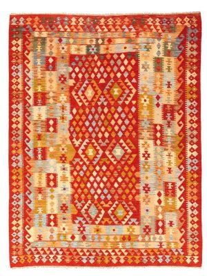 Tappeto contemporaneo kilim maimana con motivi decorativi geometrici a rombo sul campo rosso e spesso bordo con dettagli floreali stilizzati e uncinati